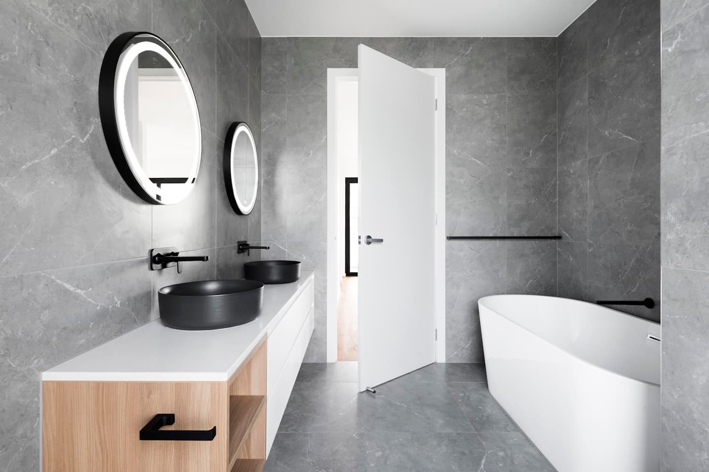 Ristrutturazioni bagno e interni